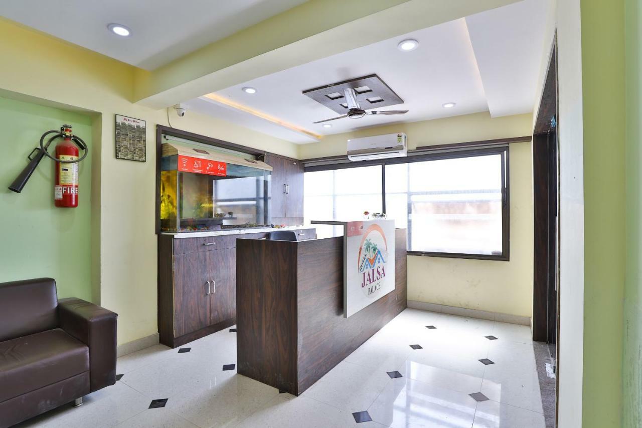 Oyo 37398 Hotel Jalsa Palace Naroda Luaran gambar